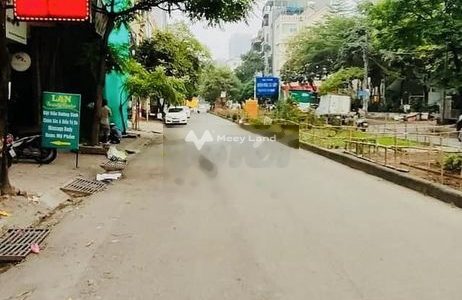 Bán nhà Mặt Phố Đặng Thùy Trâm, 42mx5 tầng, 17 tỷ