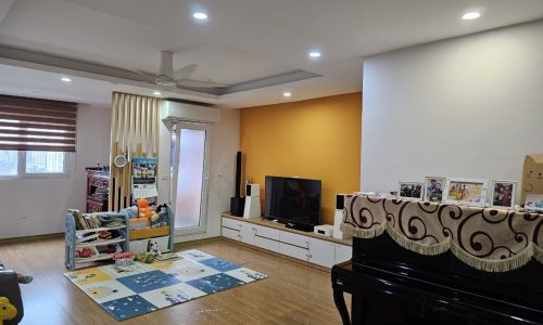 Bán nhà tại Cầu Giấy : căn góc căn hộ CT1 khu đô thị Nghĩa Đô, tầng trung, 103m2, 3 phòng ngủ,